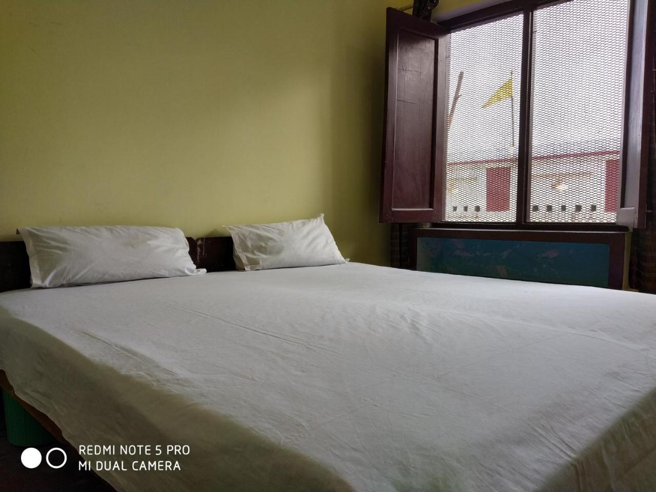 Vishnu Rest House Varanasi Exterior foto