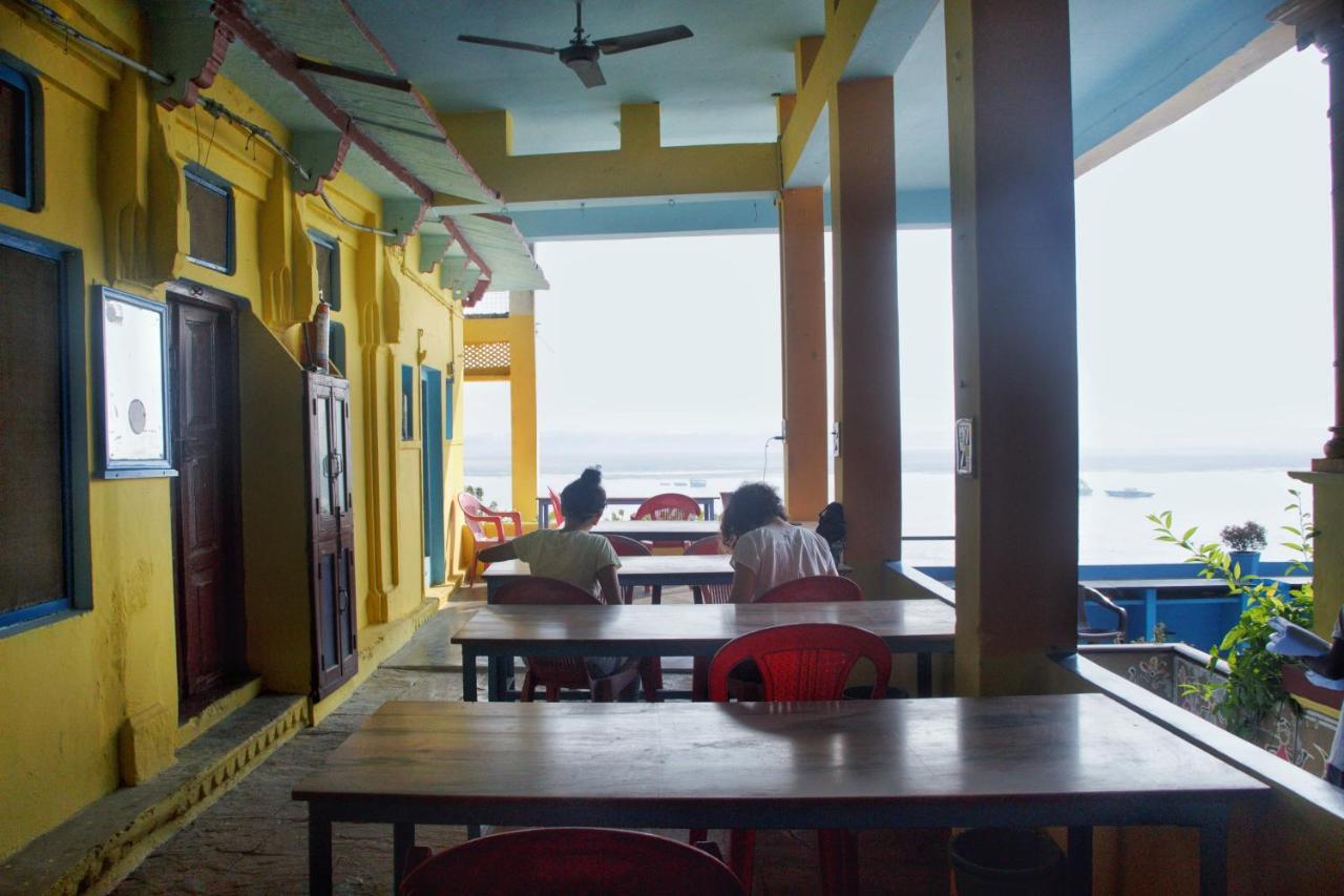 Vishnu Rest House Varanasi Exterior foto