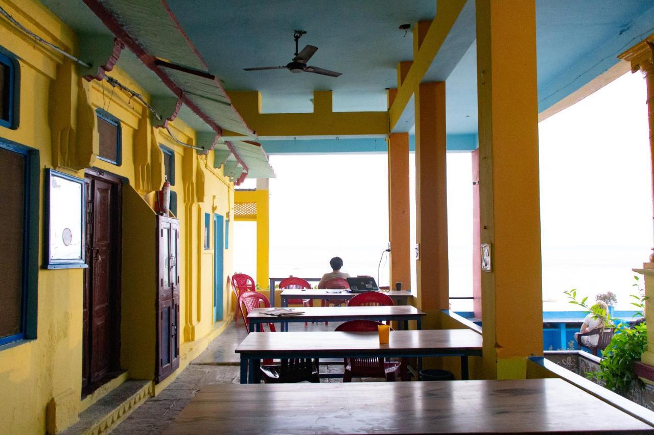 Vishnu Rest House Varanasi Exterior foto